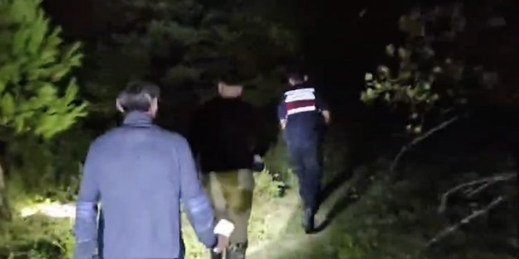 Ormanda kaybolan 2 şahıs, 18 saat sonra kurtarıldı