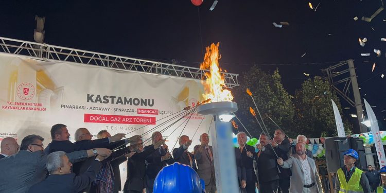 4 ilçemize daha doğalgaz verildi