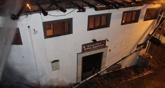 Alevlere teslim olan tarihi hamam küle döndü