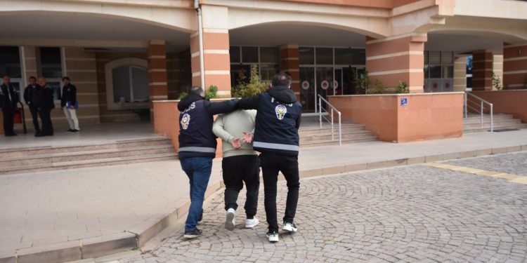 17 ilde 54 kişiyi dolandıran şahıs yakayı ele verdi