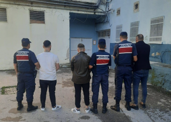 İş yerinde uyuşturucuyla yakalanan 3 kişi tutuklandı