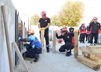 Madencilerden  BAK ekibine  “domuzdamı” eğitimi