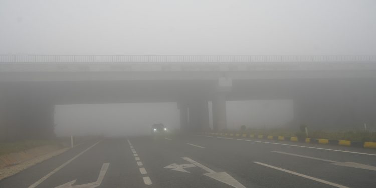 Yoğun sis etkili oluyor
