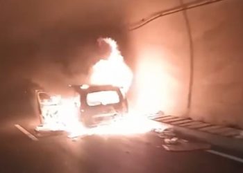 Ilgaz Tüneli’nde alev alan hafif ticari araç küle döndü