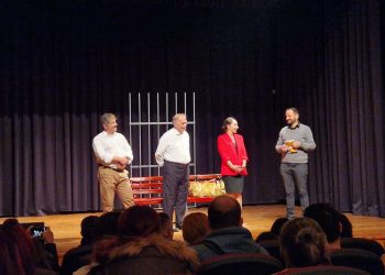 Usta sanatçıya büyük alkış