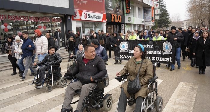 Engelliler Günü’nde farkındalık için yürüdüler