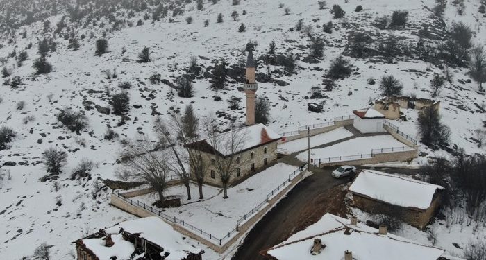 Tarihi cami yeniden ibadete açıldı