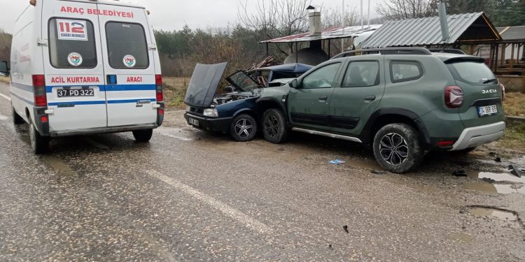 Tiyatro gösterisi için Kastamonu’ya gelen ekip kaza geçirdi