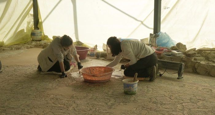 Pompeipolis Antik Kenti’nde kurtarılan bin 800 yıllık mozaikler tarihi villanın zeminine yerleştirildi