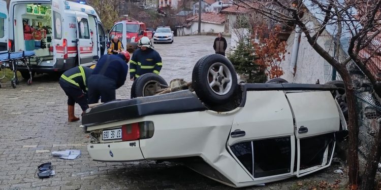 Buzlanma kazaları beraberinde getirdi: 2 yaralı