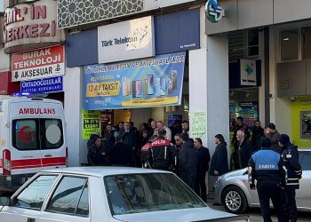 Yol verme kavgası kanlı bitti: 1 yaralı