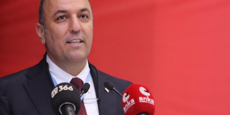 Erbilgin’den AK Partili konuşmacılara hamaset eleştirisi