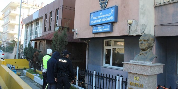 400 bin lirasını kaptırmasını polis engelledi