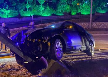 Cenazeye gidenlerin bulunduğu cip kaza yaptı: 5 yaralı