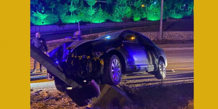 Cenazeye gidenlerin bulunduğu cip kaza yaptı: 5 yaralı