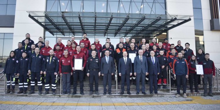 5 arama ve kurtarma ekibi akredite oldu