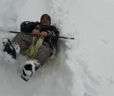 Fatma teyzenin kar keyfi