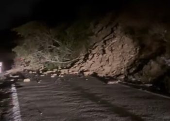 Heyelan: Cide-Doğanyurt yolu ulaşıma kapandı