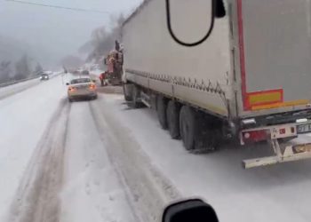 Ilgaz Dağı’nda ağır tonajlı araçlar yolda kaldı