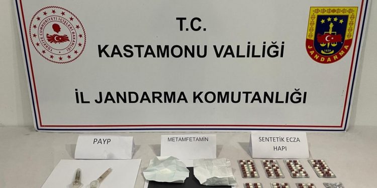 Jandarmadan uyuşturucu operasyonu: 13 gözaltı