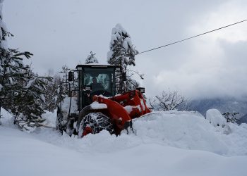 740 köy yolu kar yağışı nedeniyle kapandı