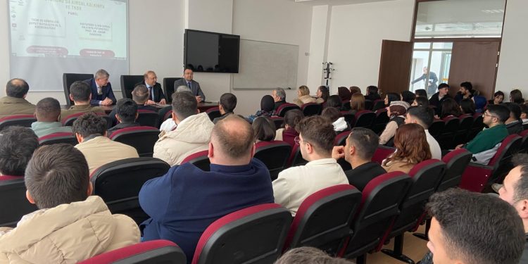 Kastamonu Üniversitesi’nde “Kastamonu söyleşileri” başladı