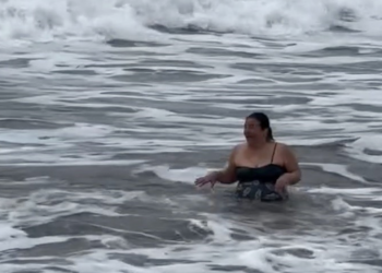 Gülnur Öğretmen’in deniz tutkusu soğuk yine soğuk dinlemedi