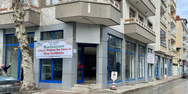 Taşköprü Belediyesi, iftar çadırını bu yıl kapalı alanda kuracak