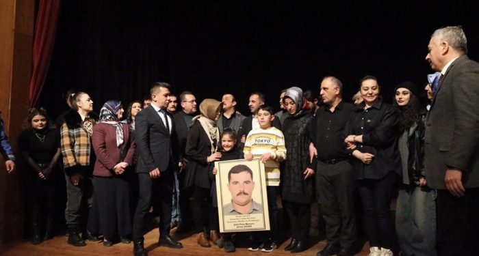 Şehit düşen narkotik polisi Ahmet Şahan anısına tiyatro oyunu sahnelendi