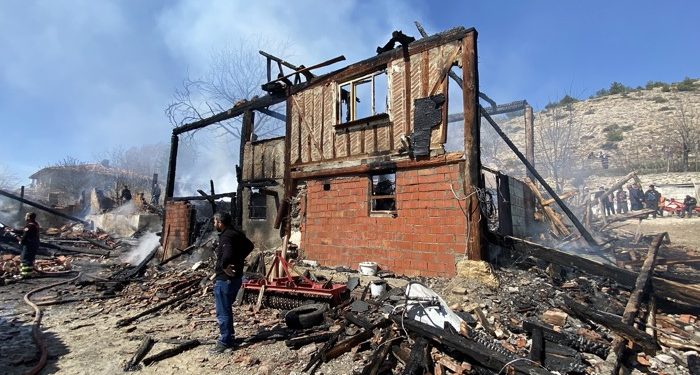 Taşköprü’de yangın