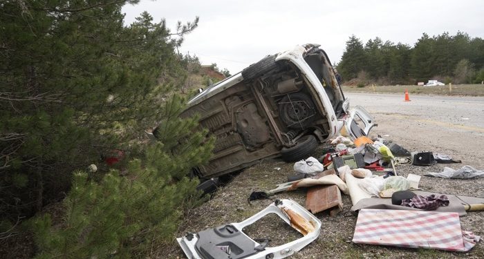 Bayram tatili yolunda kaza: 3 yaralı