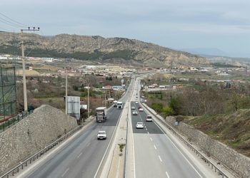 D-100’de trafik yoğunluğu başladı