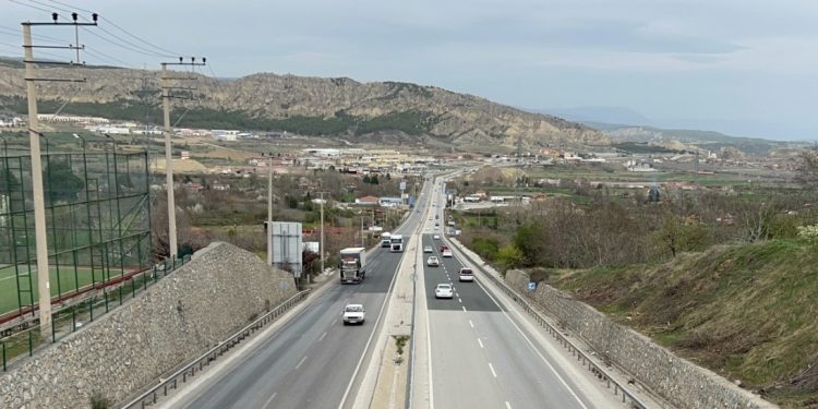 D-100’de trafik yoğunluğu başladı